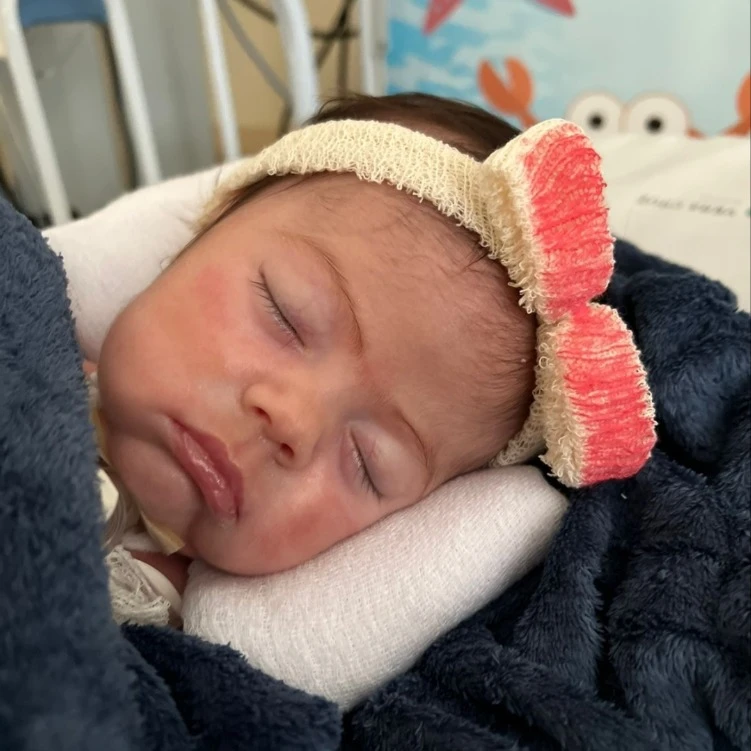 AÇÃO SOLIDÁRIA EM PROL DA PEQUENA ESTHER 💖